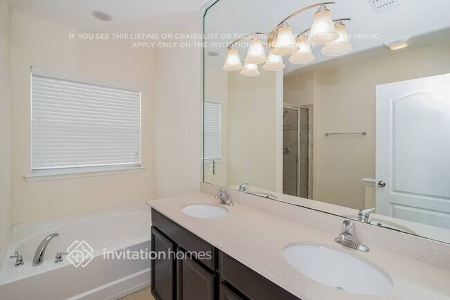 Foto del edificio - 192 Woodfield Ln