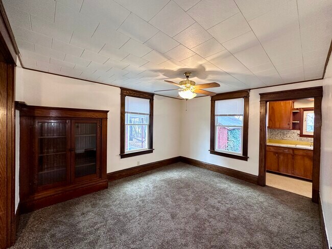 Building Photo - 923 Marshall Ave