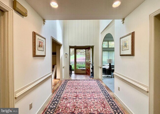 Building Photo - 19 Sugar Knoll Dr