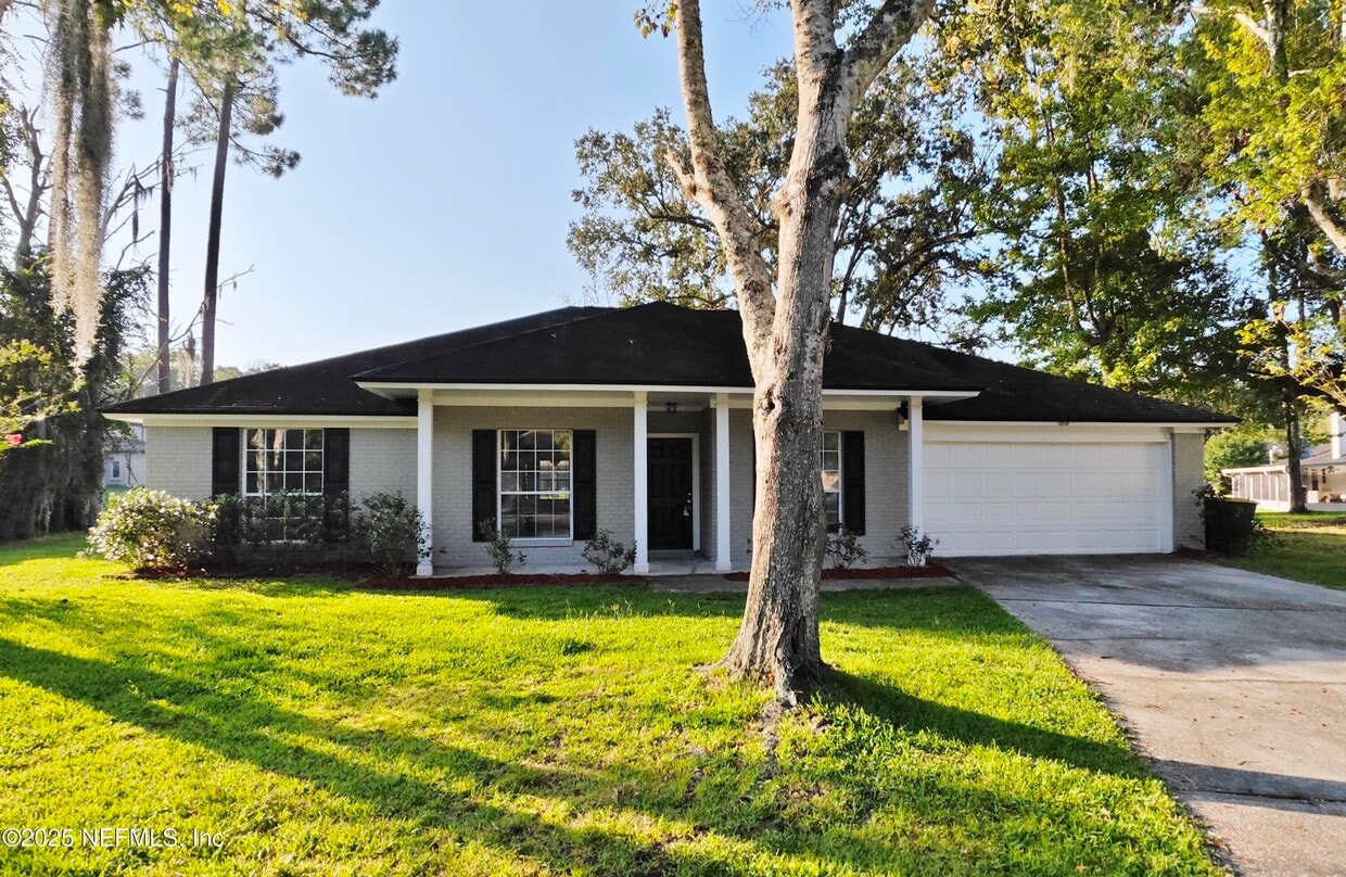 Foto principal - 10249 Secret Harbor Ct