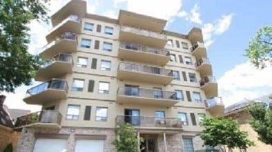 Building Photo - 435 Colborne St