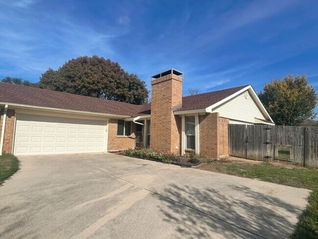 Foto del edificio - 2201 Sage Ln