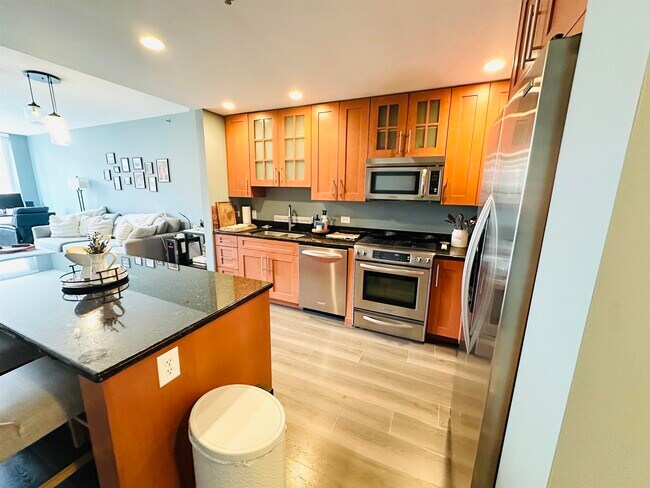 Foto del edificio - 1125 Maxwell Ln