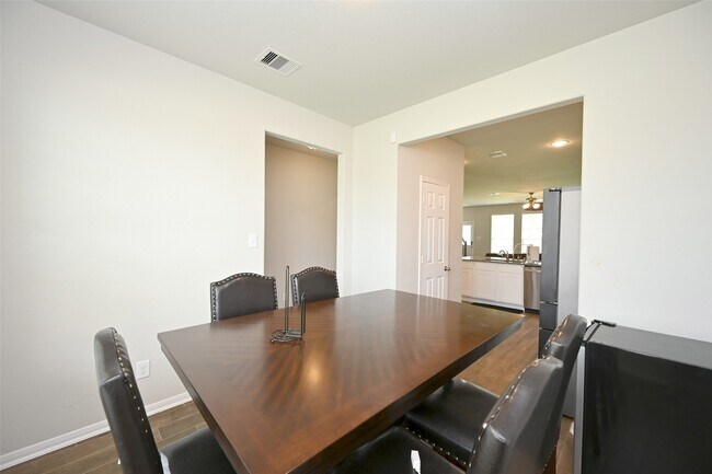 Foto del edificio - 4619 Ehrlich Ct