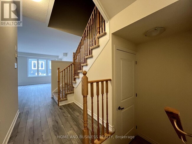 Building Photo - 104 Sanders Rd