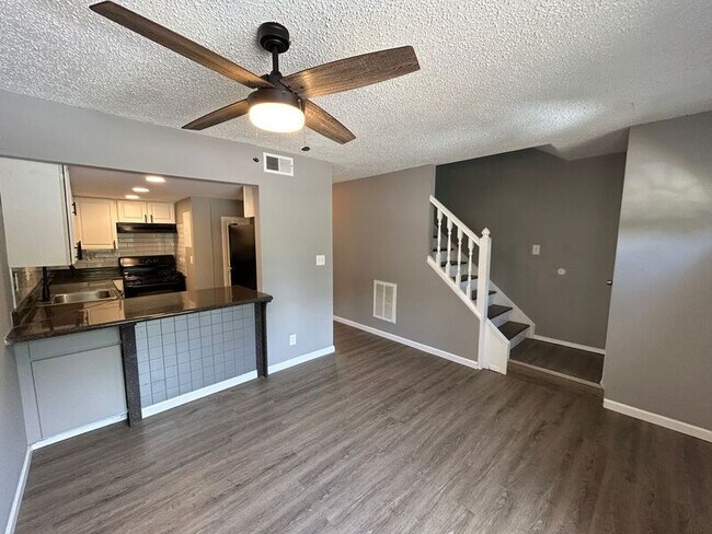 Building Photo - 526 Granite Ridge Pl