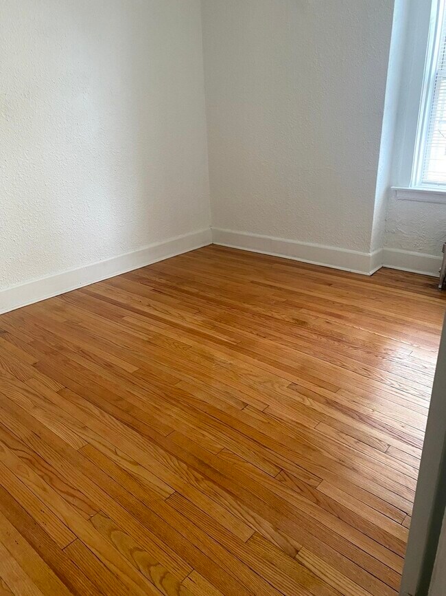 Foto del edificio - 5040 W 18th St