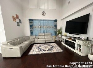 Foto del edificio - 2406 Olive Wy