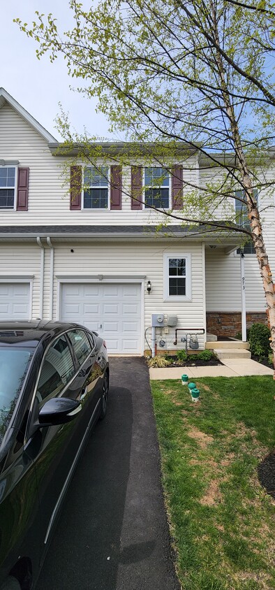 Primary Photo - 973 King Way