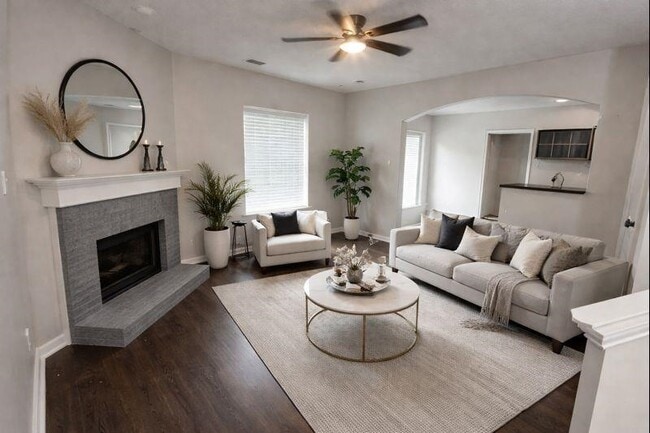 Foto del edificio - 1017 Cordova Ridge Pl