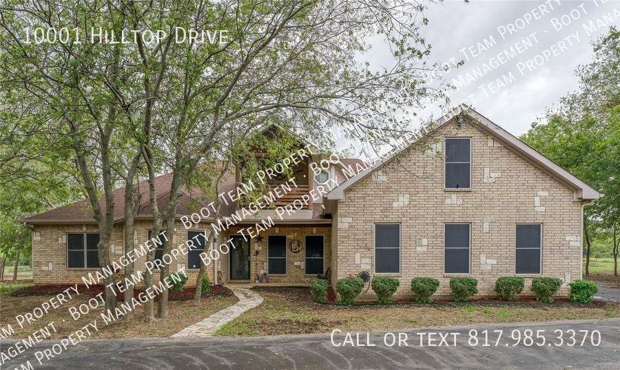 Foto principal - Gated Entry 5 bedroom, 3.5 Bath Home on 16...