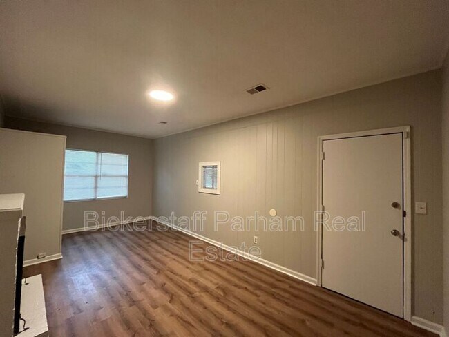 Building Photo - 757 Wright Dr