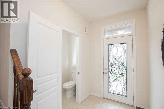 Building Photo - 331 Stonehenge Dr