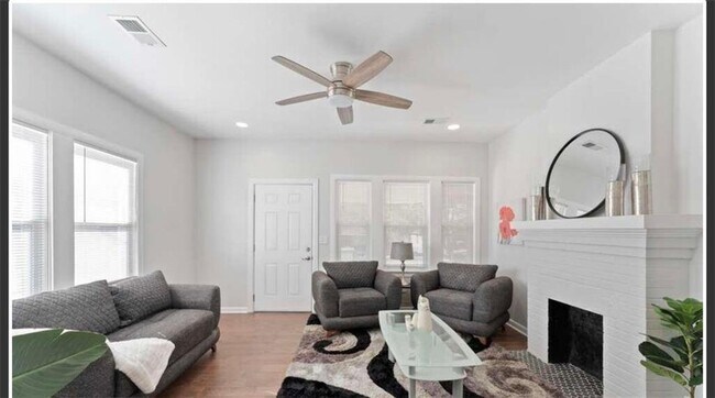 Foto del edificio - 437 Chappell Rd NW