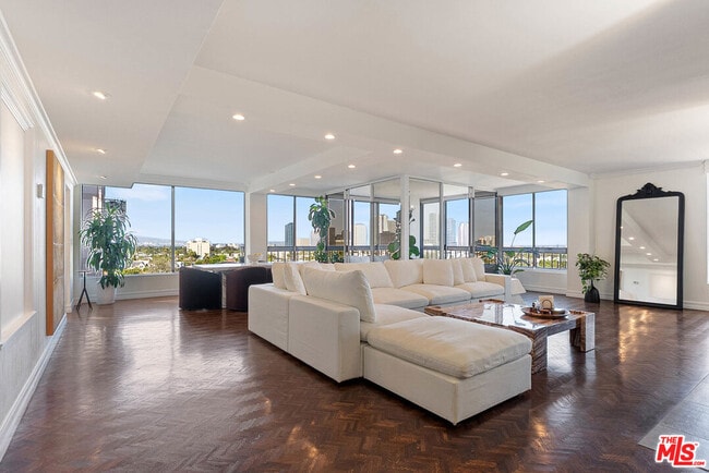 Building Photo - 10590 Wilshire Blvd