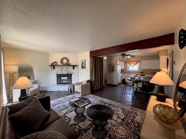 Foto principal - 859 W 5th St