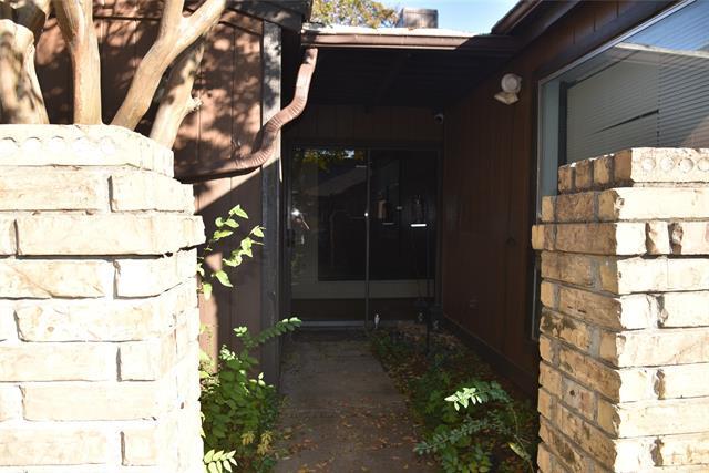 Building Photo - 5506 Willow Cir