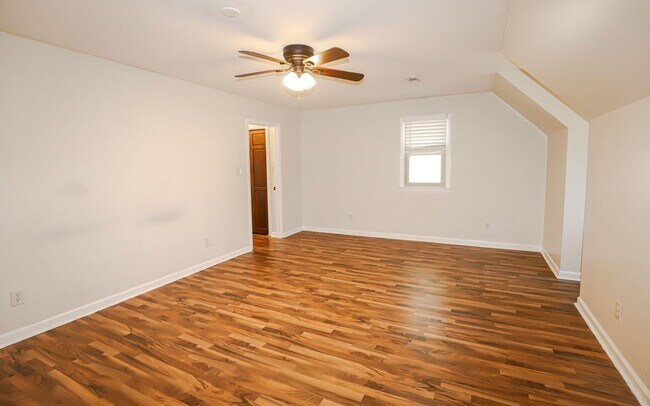 Foto del edificio - 809 Houndslake Dr