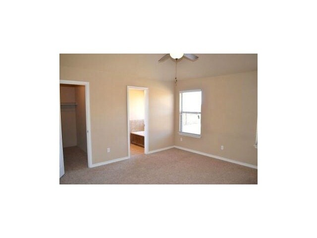 Foto del edificio - 3 bedroom single family home in excellent ...
