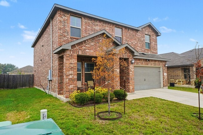 Foto del edificio - Stylish & Spacious 5-Bed in Prime Schertz Location! - Realtor Commission: $500