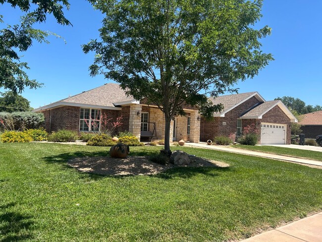 Building Photo - FLETC RENTAL Fully Furnished 4 bedroom home