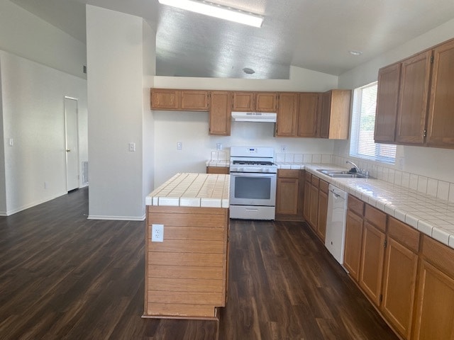 Foto del edificio - 43514 Mahogany St