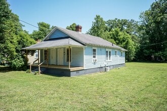 Building Photo - 1325 Clark St