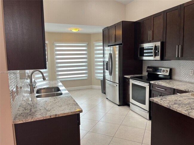 Foto del edificio - 248 NW 47th Ave