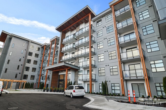 Photo du bâtiment - Gorgeous 1 Bedroom Condo at Scott & Nicholson – Sunshine Hills, North Delta