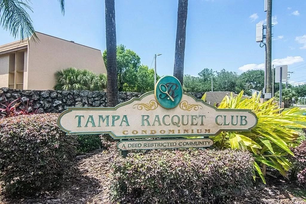 Primary Photo - Charming 2 Bed, 2 Bath Tampa Rental with C...
