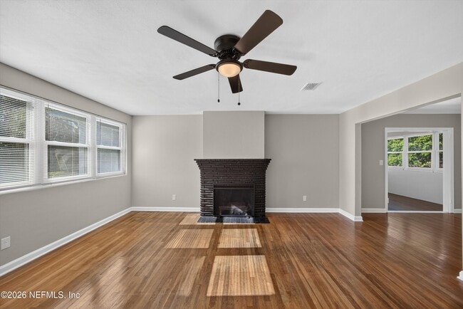 Building Photo - 6338 Mercer Cir W