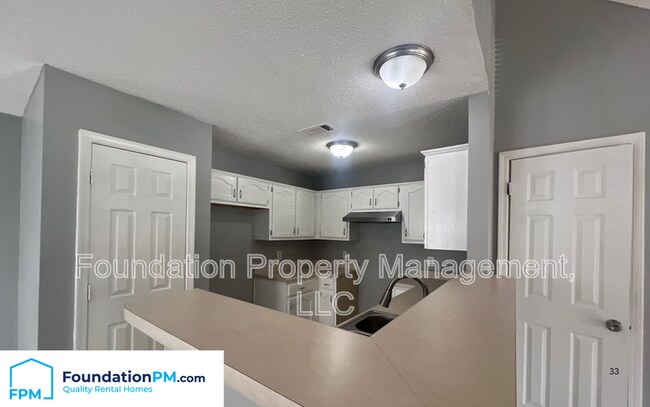 Building Photo - 1530 Estacada Way