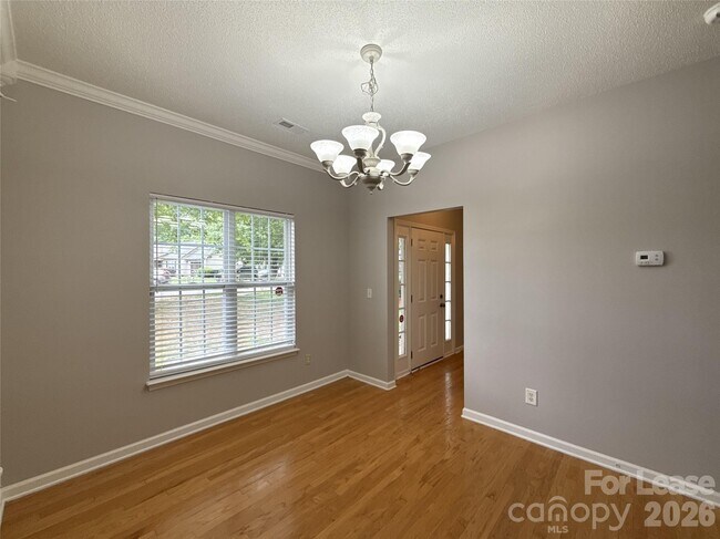 Foto del edificio - 432 McGinn Grove Dr