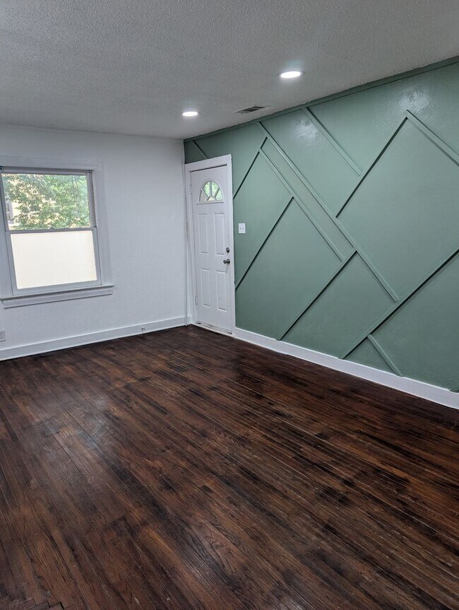 Foto del edificio - 1120 S Columbia Ave