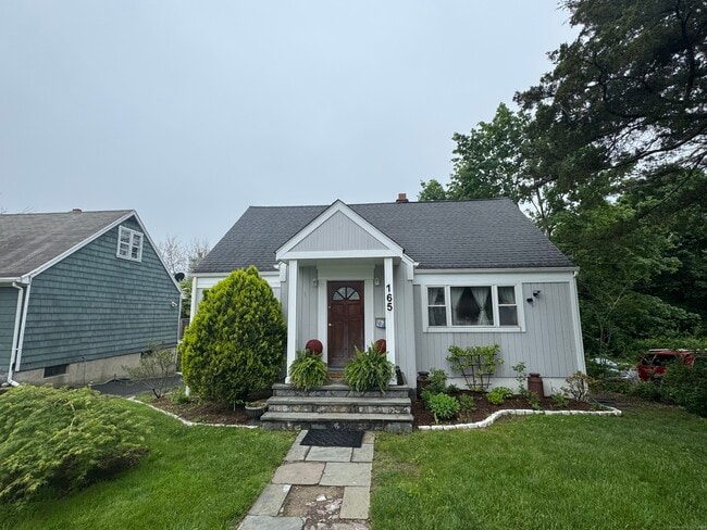 Building Photo - 165 Greenfield Dr
