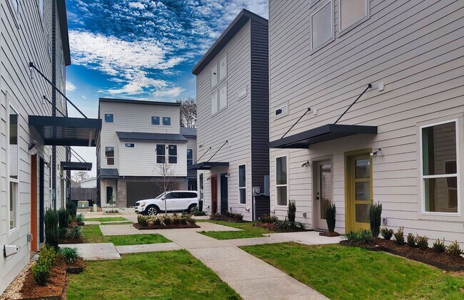 Foto del edificio - FOR RENT in LAFAYETTE!