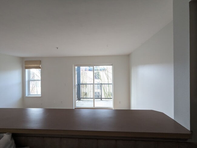 Building Photo - Perfect Location! Greenwood Condo!