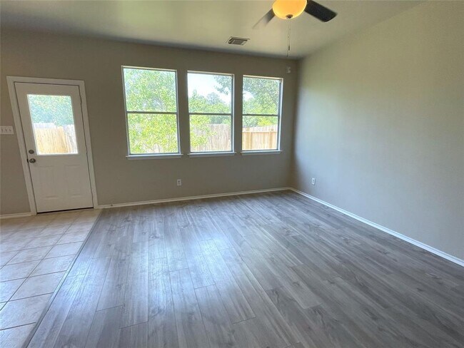 Foto del edificio - 3014 Loganberry Park Ln