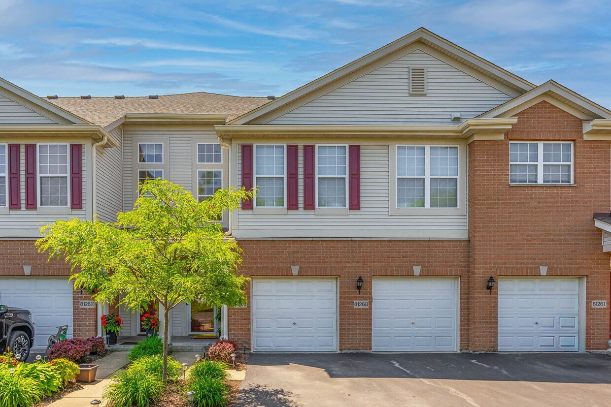 8126 Concord Ln, Justice, IL 60458 Townhome Rentals in Justice IL