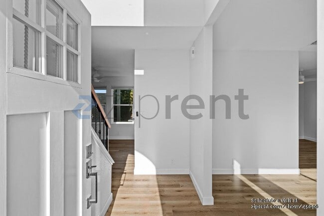 Building Photo - 1275 Sweetbrier Pl