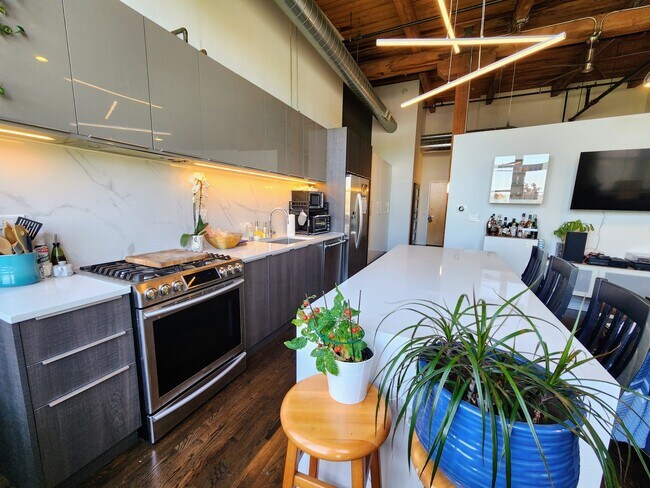 Foto del edificio - 2111 W Churchill St