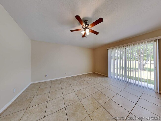 Foto del edificio - 1389 SW Prairie Cir