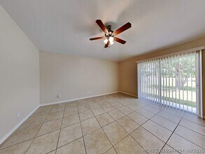 Building Photo - 1389 SW Prairie Cir