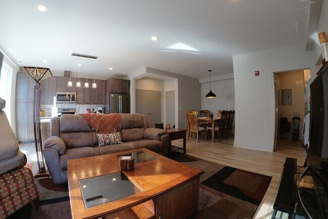 Foto del edificio - 5001 Prospect Ave