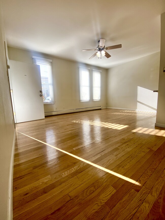 Building Photo - The Wolf Londoner Building