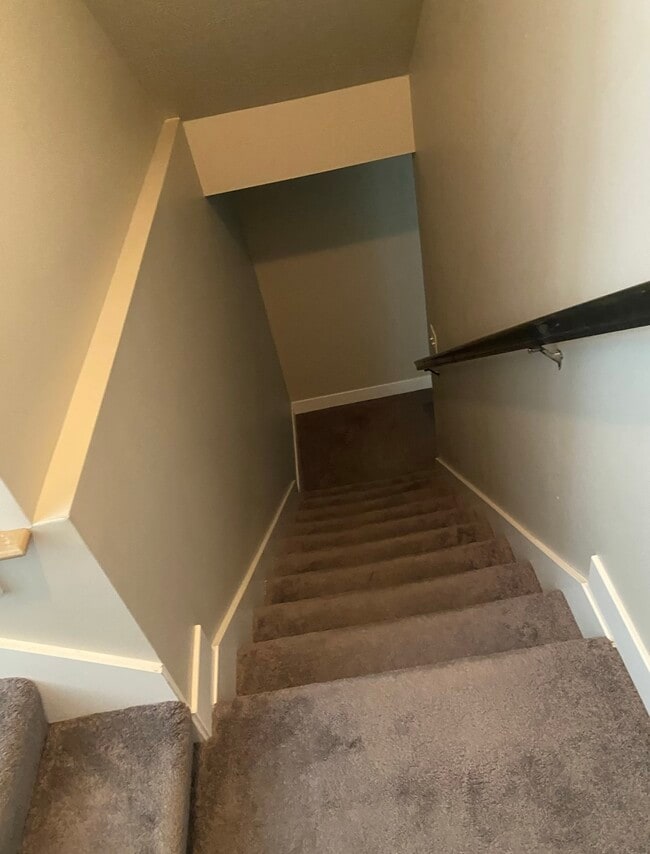 Building Photo - 7984 S Farm Gate Dr