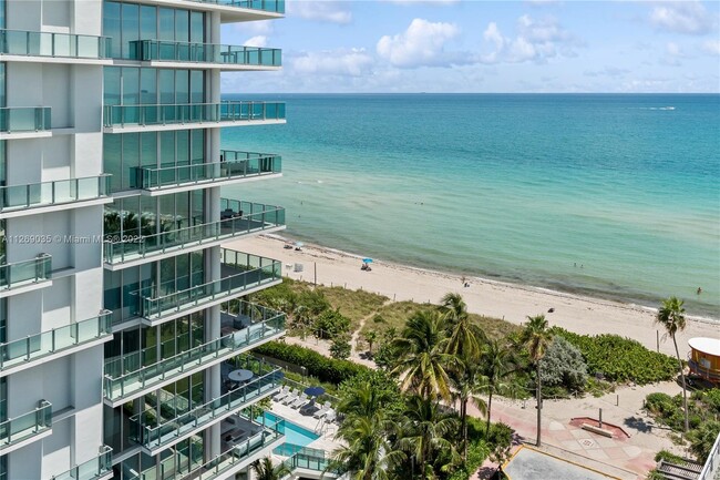 Foto del edificio - 6899 Collins Ave