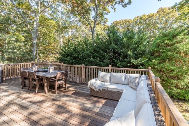 Building Photo - 636 Stephen Hands Path