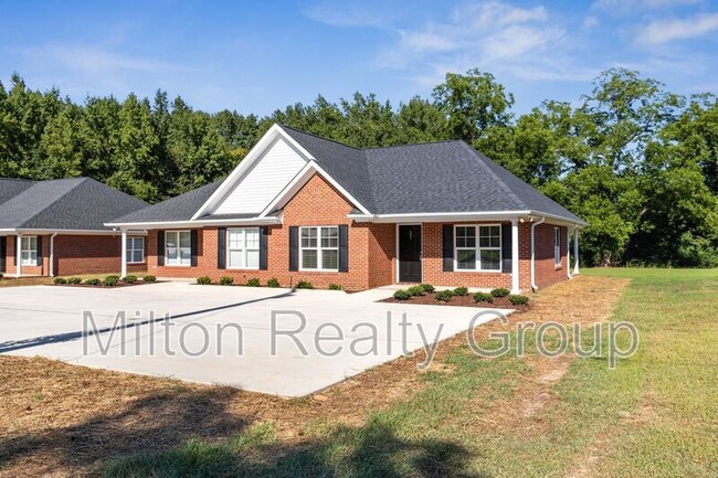 Building Photo - 597 Pendergraft Rd