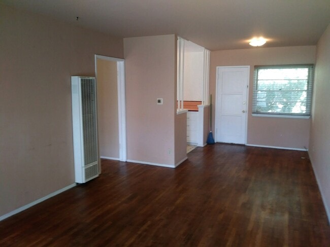 Building Photo - 12138 Mitchell Ave